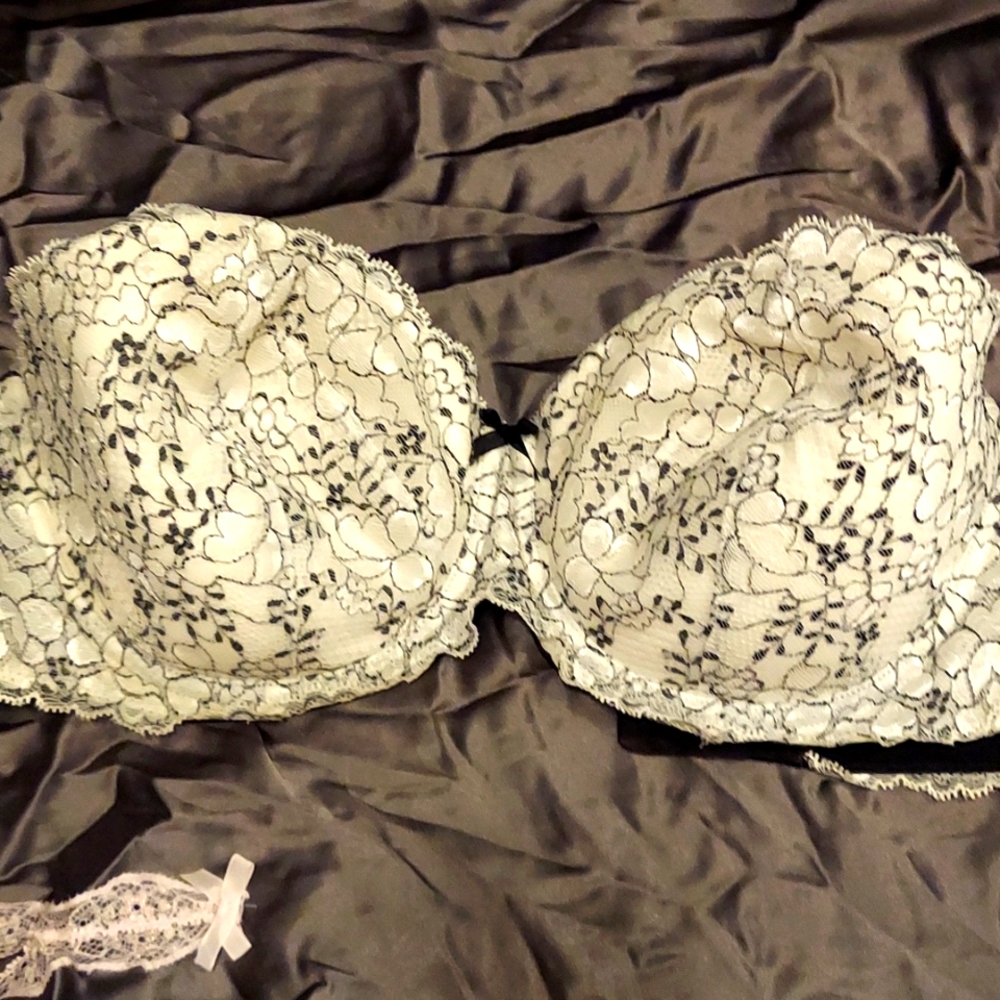 Victoria's Secret Dream Angels strapless bra 38C